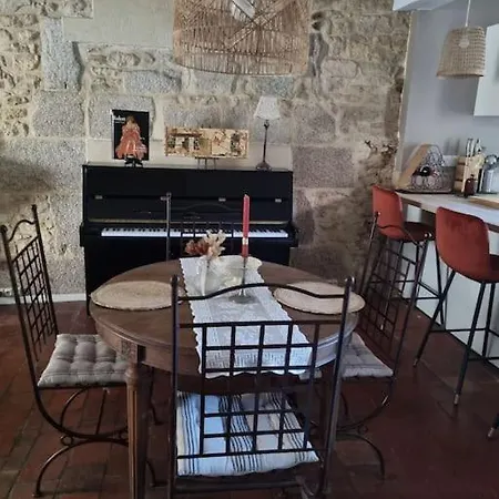 Les Glycines Charmante Maison De Avec Cour شقة