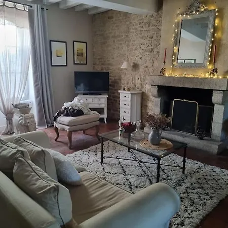 Charmante Maison Ancienne Avec Cour Apartment Alencon