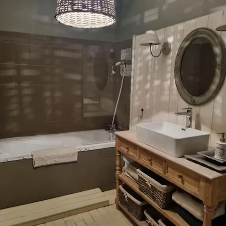 Apartment Charmante Maison Ancienne Avec Cour Alençon