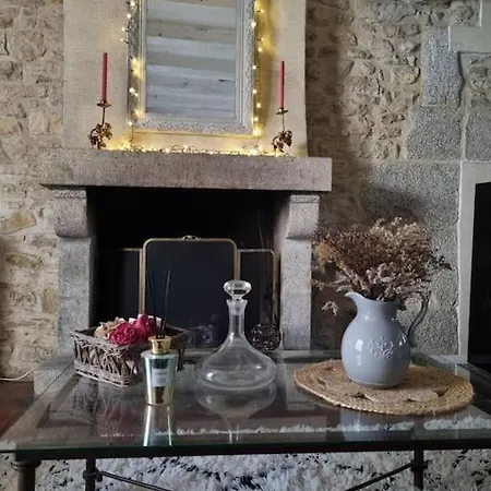 Les Glycines Charmante Maison De Avec Cour شقة *