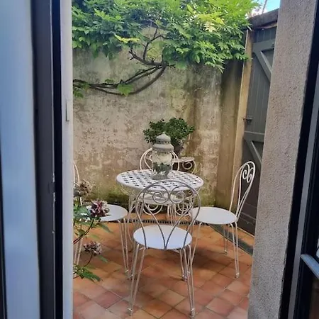 Charmante Maison Ancienne Avec Cour Apartment Alencon