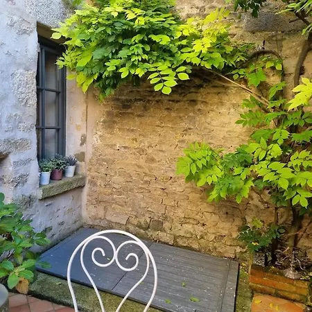 Charmante Maison Ancienne Avec Cour Alencon
