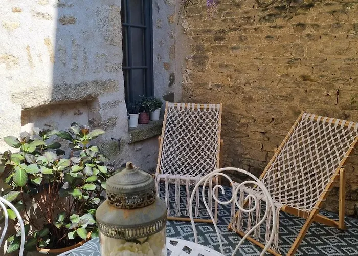 Charmante Maison Ancienne Avec Cour Apartment *