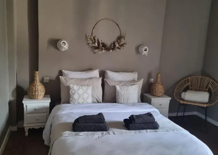 Charmante Maison Ancienne Avec Cour 아파트 알랑송